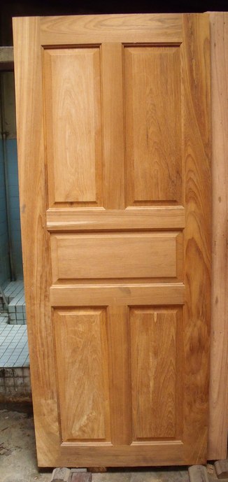 ประตู ไม้สักลาย 5ฟักตรงเกรดAB ขนาด 80x200ซม.ผลิตตามแบบที่ต้องการ ใช้ได้ทั้งภายในภายนอกทำสีได้ทุกชนิด